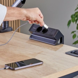 Regleta Sobremesa Fellowes 100137182 con 2 Tomas Corriente, 1 USB-A, 1 USB-C y Cable 2m Negra