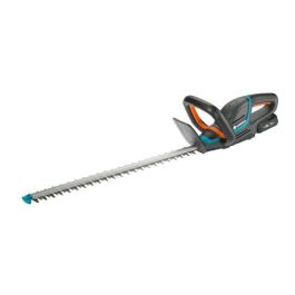 Gardena ComfortCut 60/18V P4A Cortasetos a batería 18V con batería y cargador, longitud de corte 60 cm, corte máximo 20 mm Precio: 196.94999995. SKU: B159766KLL