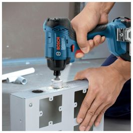 BOSCH PROFESSIONAL Atornillador de impacto inalámbrico 18V GDR 18V-160, 2 batidores 2,0 Ah, L-BOXX