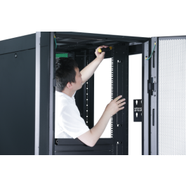 APC EASY RACK 600MM/42U/800MM WITH ROOF SIDE PANEL CASTORS FEET AND 4 BRACKETS NO BOTTOM BLACK Rack o bastidor independiente Negro APC EASY RACK 600MM/42U/800MM WITH ROOF SIDE PANEL CASTORS FEET AND 4 BRACKETS NO BOTTOM BLACK Rack o bastidor independiente Negro