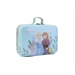 Markwins Maletín Metálico de Maquillaje Frozen para Niñas - Labiales, Brillos, Esmaltes y Accesorios - 14x8x19 cm - Edad 3+ Markwins Maletín Metálico de Maquillaje Frozen para Niñas - Labiales, Brillos, Esmaltes y Accesorios - 14x8x19 cm - Edad 3+