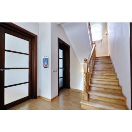 Durable Soporte de Pared Premium para Tablet - Montaje Plano Delgado para Oficinas, Ferias Comerciales y Salas de Exposición