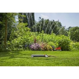 Gardena Aspersor Oscilante AquaZoom S para Jardín y Césped | Riego 9-150m² | Alcance 3-15m, Ancho 3-10m | Protección UV y Heladas