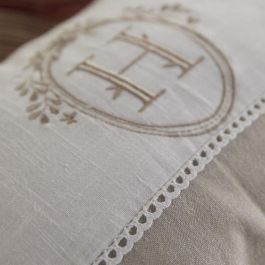 Today TOD1700216563756 Cojín Charme Estampado Chambray Bordado Berenice 30 x 50 cm