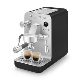 Smeg EMC02BLMEU Máquina de Café Espresso Collection Negra Smeg EMC02BLMEU Máquina de Café Espresso Collection Negra Precio: 1293.49999944. SKU: B19PNCYAV7