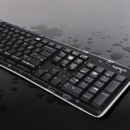Logitech MK270 Combo Teclado y Ratón Inalámbrico Silencioso, Cubierta Resistente a Líquidos, Ratón Óptico Ergonómico para Escuela/Oficina