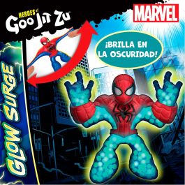 Figura estirable marvel glow surge spiderman. brilla en la oscuridad. 13 cm