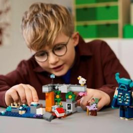 Lego Minecraft 'El Encuentro con el Custodio' Set de Construcción, 238 Piezas