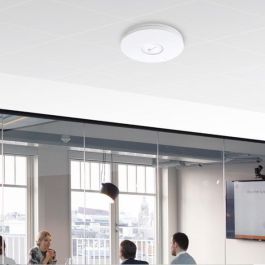 TP-LINK Punto de acceso Wi-Fi 6 de doble banda para montaje en techo AX5400