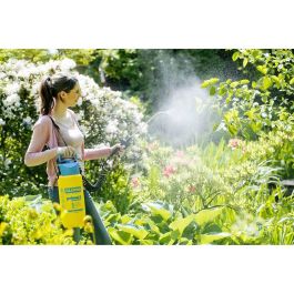Gloria Pulverizador a Presión Prima 5 Comfort 5L con Lanza y Boquilla de Latón, Manguera Espiral 2.5m, 3 bares y Conexión Compresor