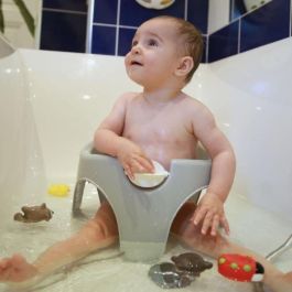 Thermobaby Anillo de Baño AQUAFUN Gris - Asiento estable con respaldo, reposabrazos y 4 ventosas ultrarresistentes para bebés 7-16 meses Thermobaby Anillo de Baño AQUAFUN Gris - Asiento estable con respaldo, reposabrazos y 4 ventosas ultrarresistentes para bebés 7-16 meses