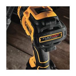 DeWALT DCD999NT-XJ Taladro de Pistola con Percusión 18V, 2250 RPM, Máx. 55mm Madera/13mm Piedra, Par 126Nm, Incluye Funda y Empuñadura Adicional, Negro/Plata/Amarillo