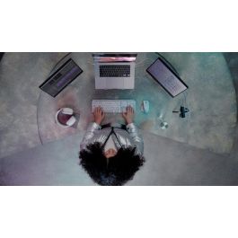 Logitech MX Keys S Teclado Inalámbrico Iluminado Avanzado de alto rendimiento, full-size con teclado numérico, multidispositivo, USB-C