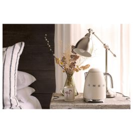 Smeg KLF03CREU Hervidor de Agua de Acero Inoxidable 1.7L 2400W con Filtro Antical, Apagado Automático y Base Giratoria 360°, Color Crema