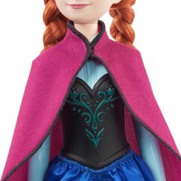 Mattel Hlw49 Muñeca Disney Frozen 2 Anna Viajera Articulada con Conjunto de Viaje y Accesorios para Niñas +3 Años
