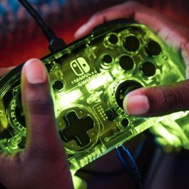PDP Controlador Prismatic Afterglow con Cable para Nintendo Switch, Iluminación LED, Audio y Chat 3.5mm, Controles Integrados