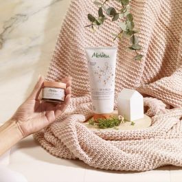 Melvita Nectar de Miels Leche Desmaquillante Confort Bio con Miel para Pieles Sensibles - Limpia, Calma e Hidrata Suavemente 200 ml Melvita Nectar de Miels Leche Desmaquillante Confort Bio con Miel para Pieles Sensibles - Limpia, Calma e Hidrata Suavemente 200 ml