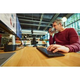 HP Thunderbolt Dock 120W G4 - Estación de Acoplamiento Thunderbolt 4 para hasta 4 Monitores 4K, Multi-OS, Mejora Productividad y Seguridad