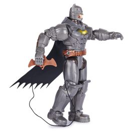 Spin Master 6064833 Figura Electrónica Batman 30 cm con Nuevo Traje y Accesorios, Lanza Armas, Golpes y Sonidos de Batalla