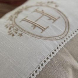 Today TOD1700216563756 Cojín Charme Estampado Chambray Bordado Berenice 30 x 50 cm Today TOD1700216563756 Cojín Charme Estampado Chambray Bordado Berenice 30 x 50 cm