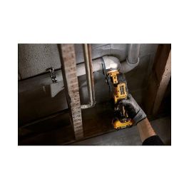 DeWALT Multiherramienta Oscilante 12V a Batería DCS353NT-XJ, Sin Escobillas, 840g, Negro/Amarillo, con Disco de Lija y Adaptador