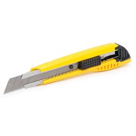 Tajima LC-500 Cutter 18mm con Bloqueo Automático Colores Surtidos Precio: 6.50000021. SKU: B1BR7S295C