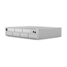 Ubiquiti (1) x 10/100/1000 Mbps RJ45 Ethernet, (1) x 1/10 Gbps SFP+ Ethernet, 7 x 2.5"/3.5" HDD bays, EU