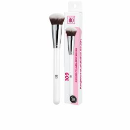 Ilú Brocha Angular Maquillaje #109 para Bases Líquidas y en Crema con Cerdas Sintéticas de Taklon Precio: 4.49999968. SKU: S05110246