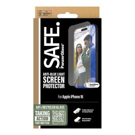 PanzerGlass SAFE Protector de Pantalla Anti-Luz Azul iPhone 16 | 15 | Ultra-Wide Fit, Resistente a Rayones y Golpes, Aplicación en Seco sin Burbujas, Transparente - 1 Pieza