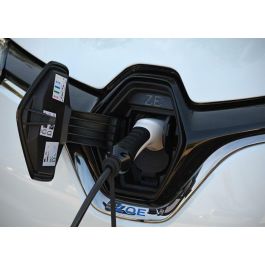 AEG AEG3221320051245 Cable de carga trifásico 32A 480V AC 5m para vehículos eléctricos e híbridos enchufables
