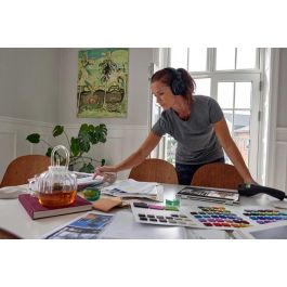 Poly Poly Voyager Surround 85 UC Microsoft Teams Certified USB-C Headset +USB-C/A Adapter +Charging Stand Poly Poly Voyager Surround 85 UC Microsoft Teams Certified USB-C Headset +USB-C/A Adapter +Charging Stand