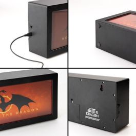 ERIK Lámpara Efecto Llamas La Casa del Dragon - Luz Cálida con Movimiento 32.5cm - USB/Pilas AAA - ABS/Acrílico