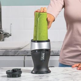 Ninja QB3001EUS Batidora de Vaso para Smoothies 700W con 2 Vasos y Tapas de Viaje, Acero Inoxidable