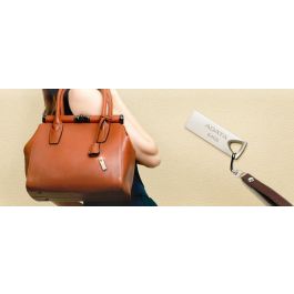 ADATA UV210 Memoria USB 64GB USB 2.0 Carcasa Metálica de Aleación de Zinc Diseño sin Tapa Resistente a Golpes, Agua y Polvo