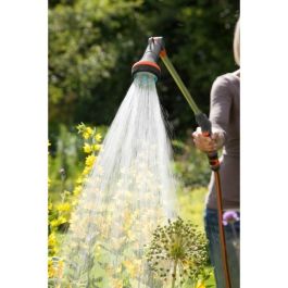 Gardena Pistola Pulverizadora Comfort Riego con Doble Chorro (Lluvia/Concentrado), Caudal Ajustable y Cabezal Giratorio, 90 cm Gardena Pistola Pulverizadora Comfort Riego con Doble Chorro (Lluvia/Concentrado), Caudal Ajustable y Cabezal Giratorio, 90 cm