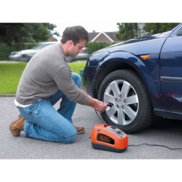 Black + Decker Compresor programable 12V / 220V 11 bares con dial digital luminoso y parada automática