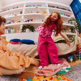 Diset Juego Party & Co. Junior Juego de mesa para los pequeños con dos niveles de dificultad según edad