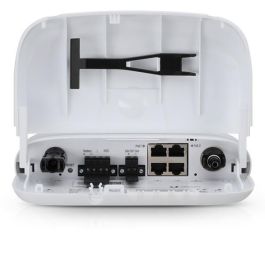 Ubiquiti SunMAX SolarPoint, (4) 10/100 RJ-45, Wi-Fi (2.4 GHz), IPx4, PoE 17W, DC 24W, 40W Max Ubiquiti SunMAX SolarPoint, (4) 10/100 RJ-45, Wi-Fi (2.4 GHz), IPx4, PoE 17W, DC 24W, 40W Max