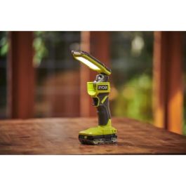 Ryobi RYO4892210239631 Linterna LED compacta 18V, 3 intensidades: 800/400/100 Lúmenes, Plegable y con gancho