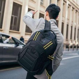 Cerdá Mochila Casual Técnica Batman Negra, 100% Poliéster, Perfecta para Uso Diario. Edad Mínima Recomendada: 16 Años
