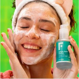 Freshly Cosmetics Gel Limpiador Facial con Ácido Salicílico y Azelaico - 100 ml para Piel Grasa y Acné Freshly Cosmetics Gel Limpiador Facial con Ácido Salicílico y Azelaico - 100 ml para Piel Grasa y Acné