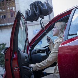 Paraguas de Cierre Inverso Plegable con LED Folbrella InnovaGoods Precio: 16.50000044. SKU: V0103609