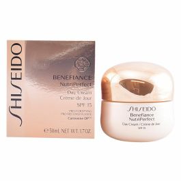 Shiseido Benefiance NutriPerfect Crema de Día SPF15 Antiedad, Antiarrugas, Reafirmante y Antimanchas para Pieles Maduras 50 ml