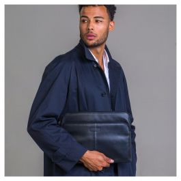 dbramante1928 SKAGEN PRO+ - Funda de cuero de grano entero para MacBook Pro 14", 35.6 cm (14"), Negro, Resistente a impactos, con bolsillo delantero