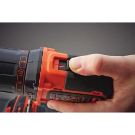 NEGRO Y DECKER - Taladro de percusión - Batería de iones de litio 2x18 V + 80 accesorios en estuche - Negro y naranja NEGRO Y DECKER - Taladro de percusión - Batería de iones de litio 2x18 V + 80 accesorios en estuche - Negro y naranja