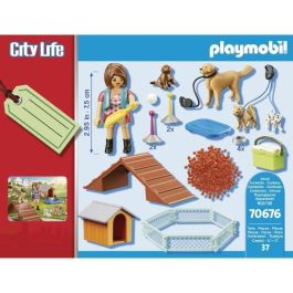 Playmobil 70676 Set de Regalo: Entrenadora de Perros con Pista de Adiestramiento Canino, Rampa y Slalom | Edades +4 años