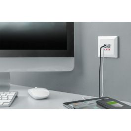 Digitus Caja de Carga para Empotrar con 2 USB A y 1 USB Type-C, Blanco