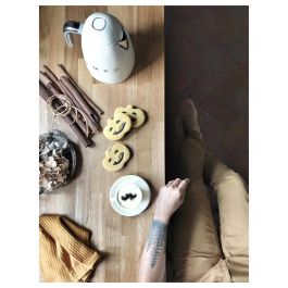 Smeg KLF03CREU Hervidor de Agua de Acero Inoxidable 1.7L 2400W con Filtro Antical, Apagado Automático y Base Giratoria 360°, Color Crema