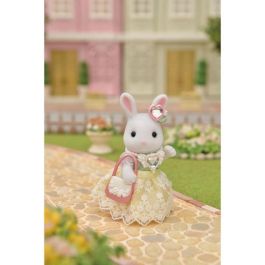 Sylvanian Families Estuche Maleta de Moda Snow Bunny Big Sister (Hermana Mayor Conejito de las Nieves) con Joyas y 11 Accesorios