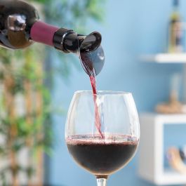 Tapón Dispensador Aireador de Vino 2 en 1 Wintopp InnovaGoods Precio: 6.7899997. SKU: B1JKYE7JEF